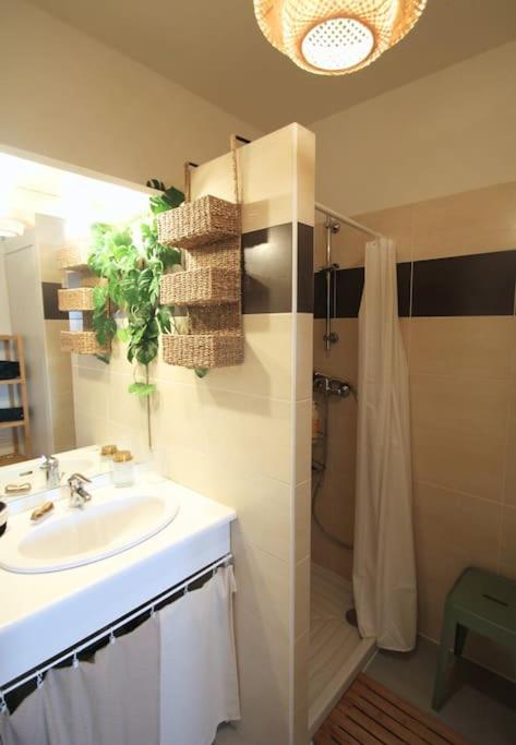 Cosy Appartement Entre Vignes Et Garrigue Avec Piscine Péret エクステリア 写真