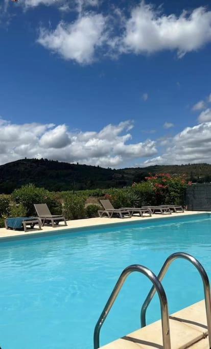 Cosy Appartement Entre Vignes Et Garrigue Avec Piscine Péret エクステリア 写真