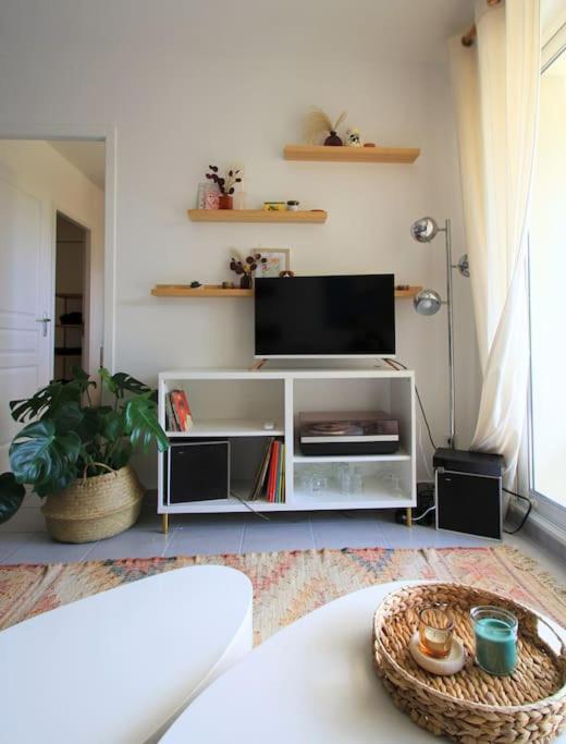 Cosy Appartement Entre Vignes Et Garrigue Avec Piscine Péret エクステリア 写真