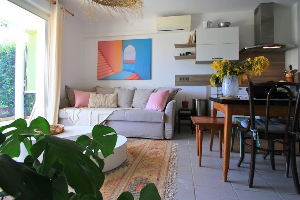 Cosy Appartement Entre Vignes Et Garrigue Avec Piscine Péret エクステリア 写真